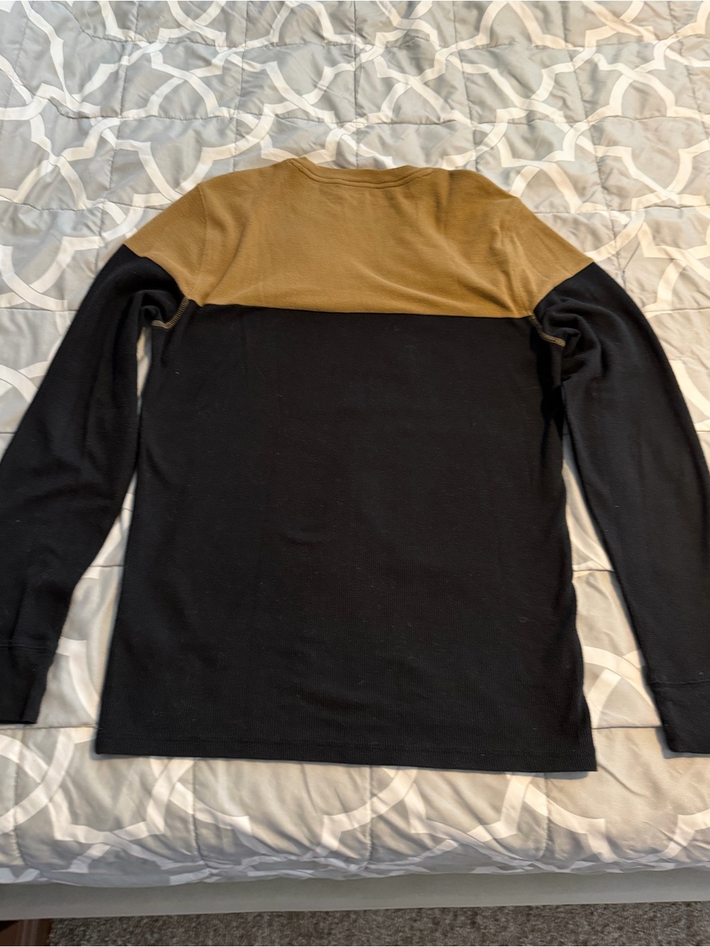 Express Two-Tone Long-Sleeve Crewneck Shirt - Black & Brown